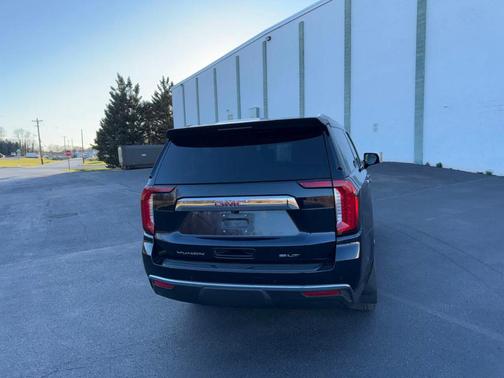 2022 GMC Yukon XL SLT