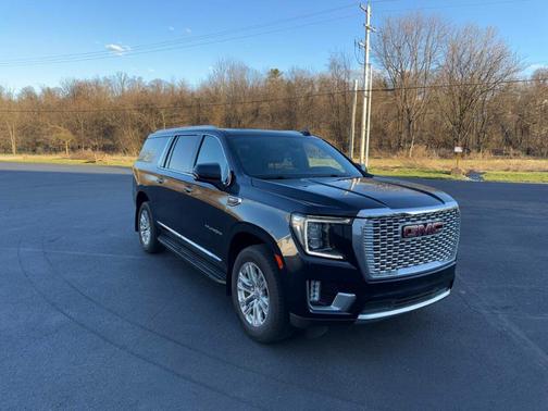 2022 GMC Yukon XL SLT