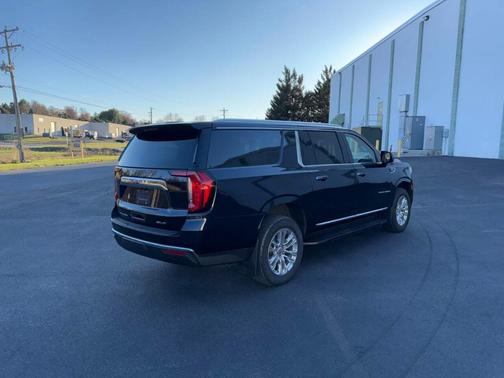 2022 GMC Yukon XL SLT