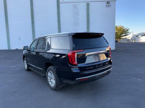 2022 GMC Yukon XL SLT