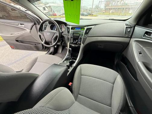 2012 Hyundai SONATA GLS