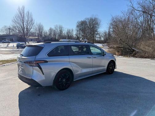 2023 Toyota Sienna XLE