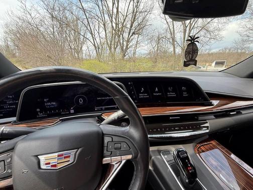 2022 Cadillac Escalade Luxury