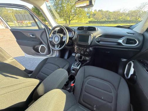 Silver 2021 Jeep Renegade Latitude