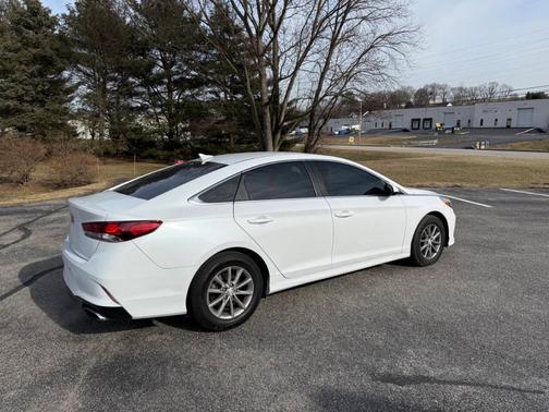 2018 Hyundai SONATA SE