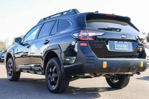 Crystal Black Silica 2025 Subaru Outback Wilderness