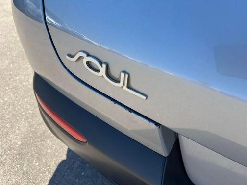 Steel Gray 2022 Kia Soul LX