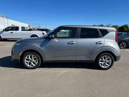 Steel Gray 2022 Kia Soul LX