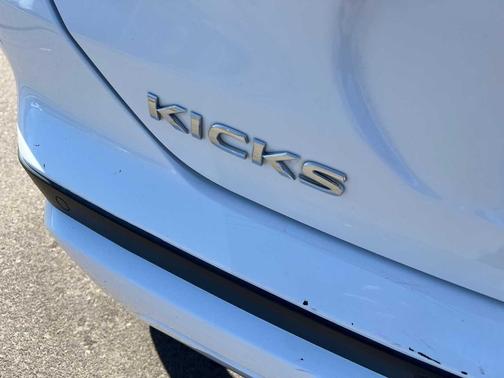2021 Nissan Kicks S