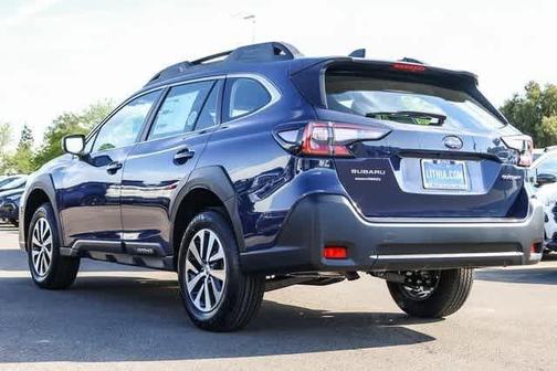 2025 Subaru Outback Base