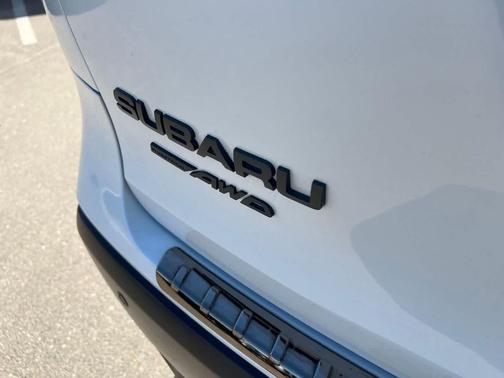 Crystal White Pearl 2022 Subaru Ascent Onyx Edition 7-Passenger