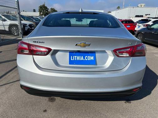 2022 Chevrolet Malibu FWD LT
