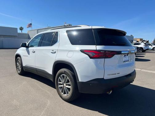 Summit White 2023 Chevrolet Traverse LT Cloth