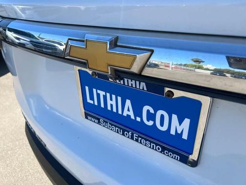 Summit White 2023 Chevrolet Traverse LT Cloth