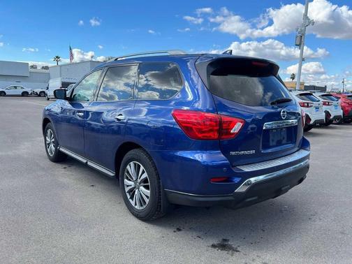 2020 Nissan Pathfinder S 2WD