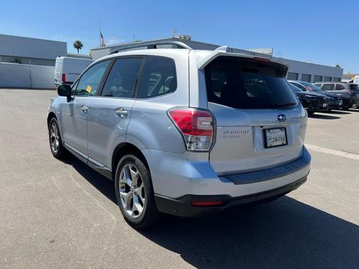 Ice Silver Metallic 2017 Subaru Forester 2.5i Touring