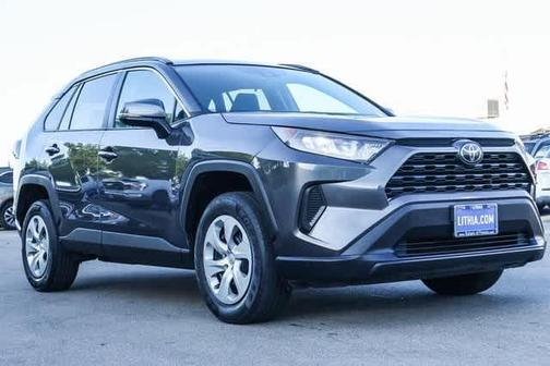 2020 Toyota RAV4 LE