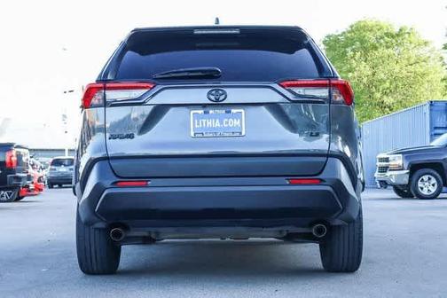 2020 Toyota RAV4 LE