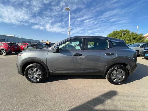 2025 Nissan Kicks S