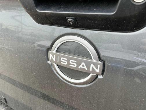 2023 Nissan Titan SV