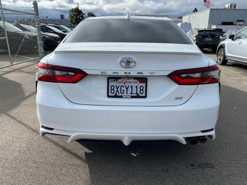 2021 Toyota Camry SE