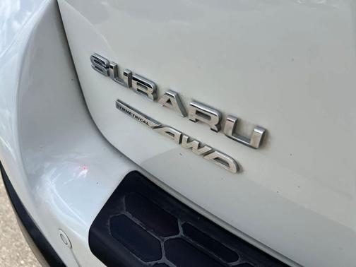 Crystal White Pearl 2023 Subaru Crosstrek Limited