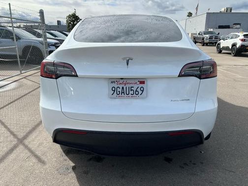 2023 Tesla Model Y Long Range Dual Motor All-Wheel Drive