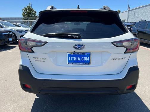 Crystal White Pearl 2024 Subaru Outback Premium