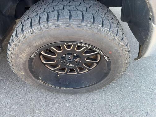 Brilliant Black Crystal Pearlcoat 2018 RAM 1500 Tradesman