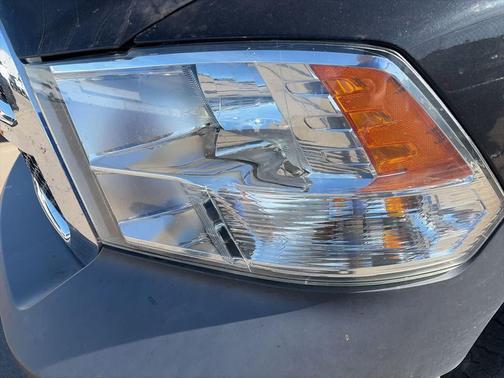 Brilliant Black Crystal Pearlcoat 2018 RAM 1500 Tradesman