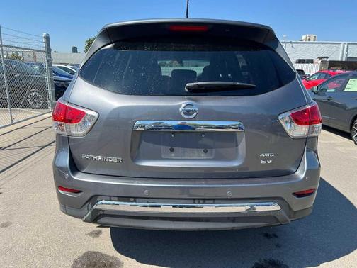 2016 Nissan Pathfinder SV