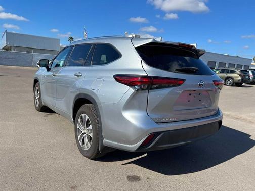 2021 Toyota Highlander Hybrid XLE