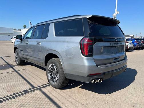 2025 Chevrolet Suburban 4WD Z71