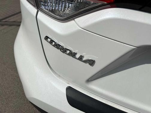 2020 Toyota Corolla Hybrid LE