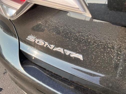 Photo 5 of 37 of 2016 Hyundai Sonata Hybrid SE