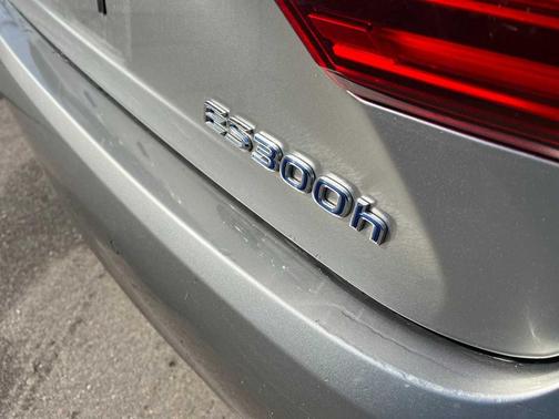 2016 Lexus ES 300h Base