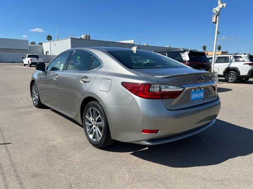 2016 Lexus ES 300h Base