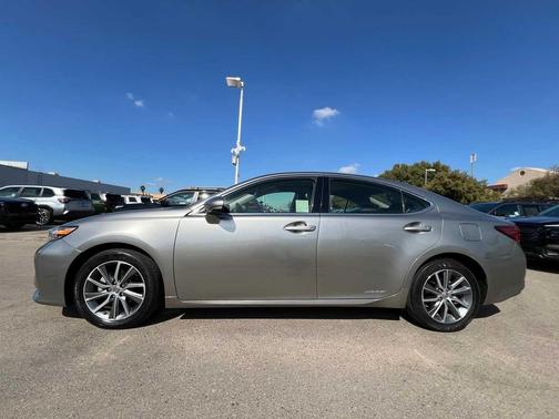 2016 Lexus ES 300h Base