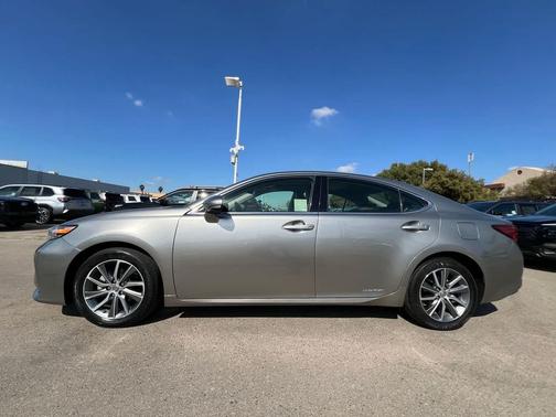 2016 Lexus ES 300h Base