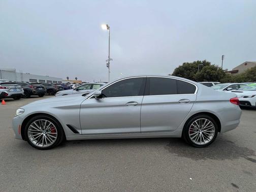 2018 BMW 530 530i