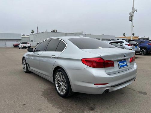 2018 BMW 530 530i