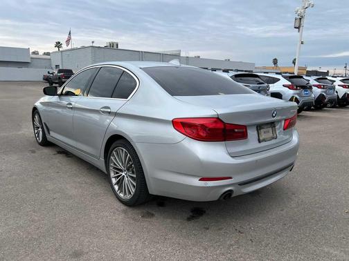 2018 BMW 530 530i