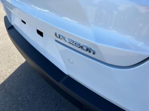 Eminent White Pearl 2023 Lexus UX 250h Base