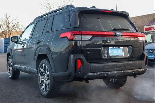 Crystal Black Silica 2026 Subaru Outback Touring XT