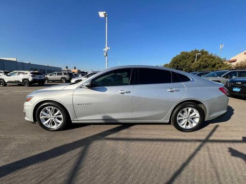 2021 Chevrolet Malibu FWD LT