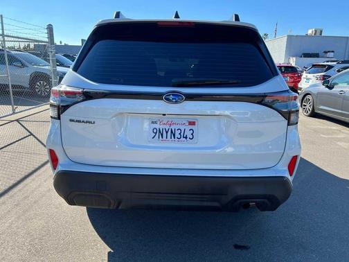 2025 Subaru Forester Base