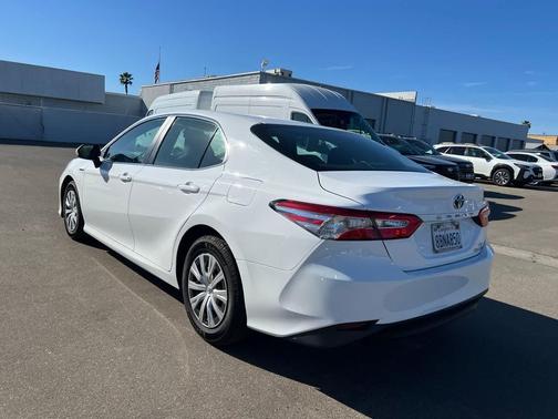 2018 Toyota Camry Hybrid LE
