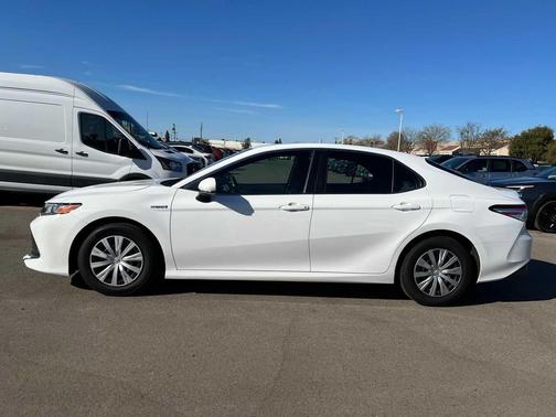2018 Toyota Camry Hybrid LE