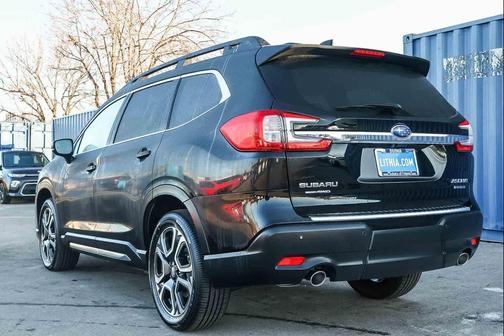 Crystal Black Silica 2026 Subaru Ascent Limited 7-Passenger