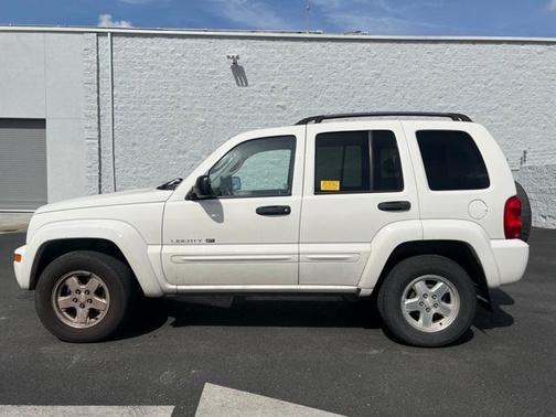 Photo 2 of 36 of 2002 Jeep Liberty Limited